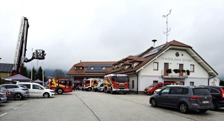 Pred nekaj leti so zgradili nov gasilski dom, nato pa  dobili še novo gasilsko požarno lestev